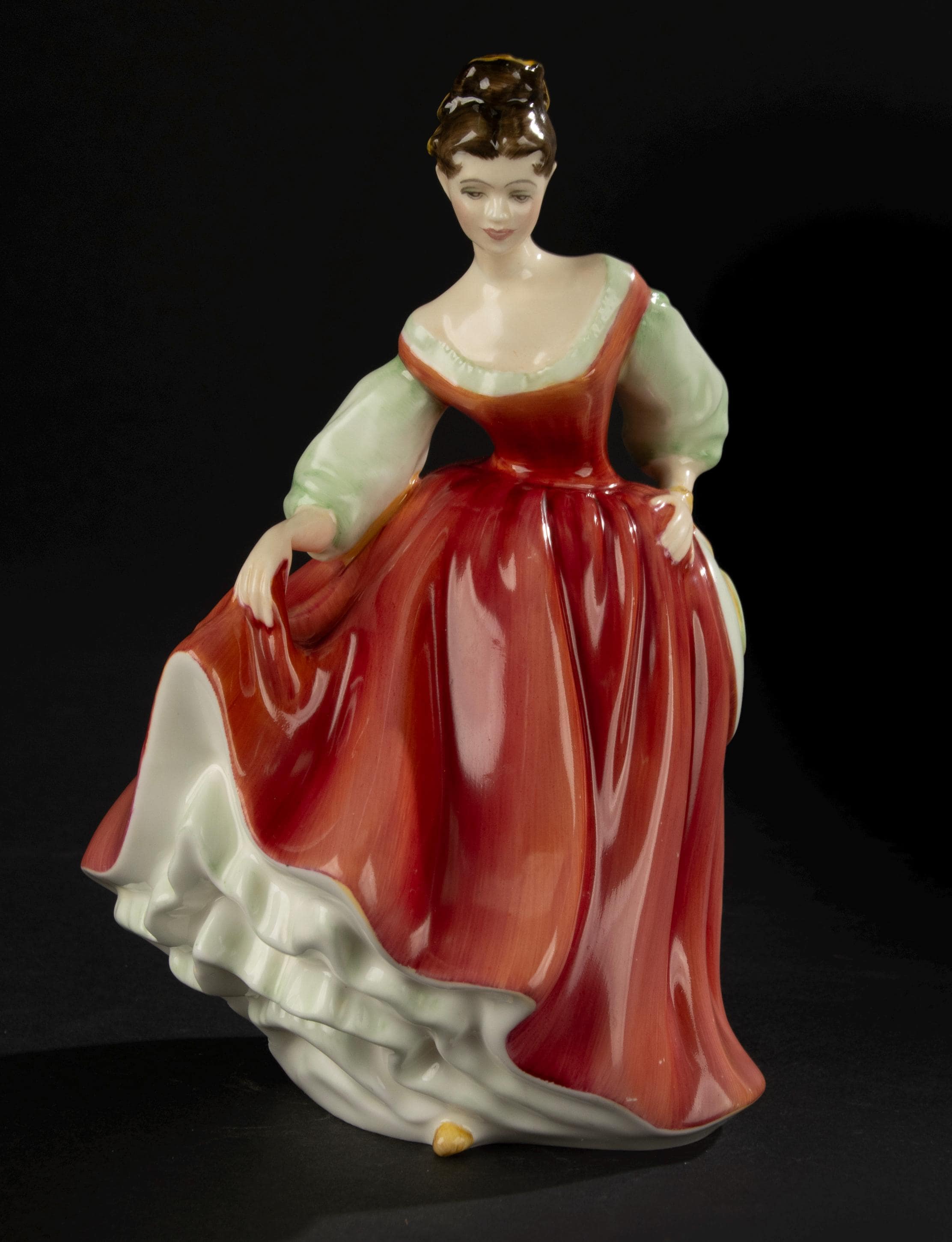 ロイヤルドルトン陶器人形 Fair Lady Royal Doulton Figurine - Fair Lady Red - Etsy Australia