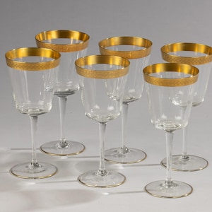 Set of 6 Crystal Wine Glasses - Gold Rim