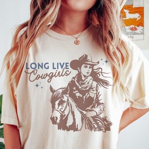 Long Live Cowgirls Comfort Colors Shirt, Vintage Western Graphic T-Shirt, Horse Girls TShirt, Rodeo Fashion TShirt, Country Girl Tee