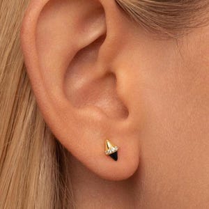 Mini Spike Flatback Piercing, Helix Tragus Conch Flat Piercing, Minimalistischer Punk Stecker, Hypoallergen, 18k Vermeil
