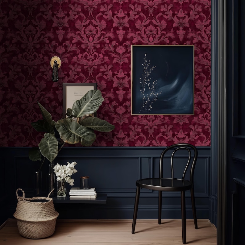 Djupvinröd damask tapet: Elegant självhäftande vinyl bild 2
