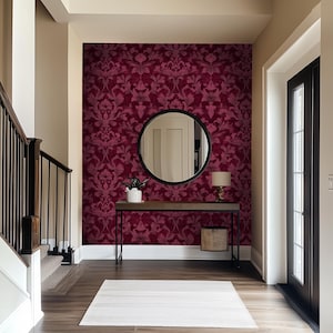 Djupvinröd damask tapet: Elegant självhäftande vinyl bild 6