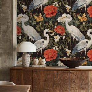 Carta da parati Heron Bird - Murale scuro floreale con fauna selvatica - Arte murale botanica vintage - Decorazione naturalistica massimalista - Estetica elegante per la casa