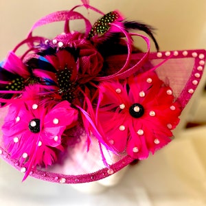 FASCINATOR HAT - Hot Pink