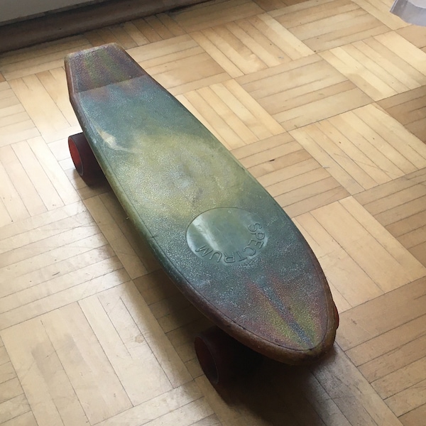 Jaren '70 vintage plastic skateboard SPECTRUM groen rood.