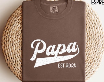 Gift for Papa ,Personalized Papa Shirt, Father's Day Gift for Papa ,Papa Est 2024 shirt, Pregnancy Announcement for Papa, New PAPA Gift