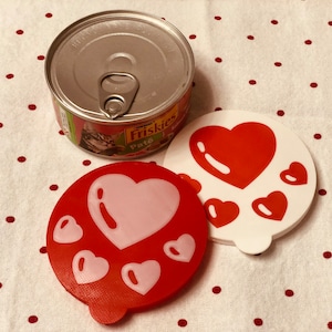 Dog Food Lid- 13.2oz Cans - Heart Paw Valentine&#39;s Day Pet Food Storage