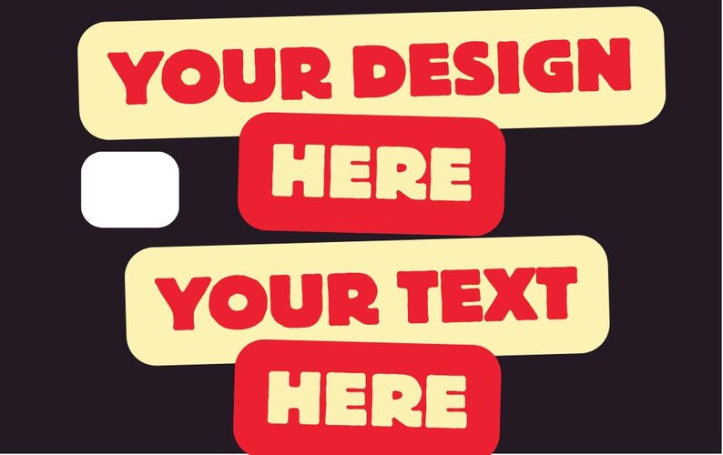 K&ouml;nnte beinhalten: Grafikdesign mit den Worten "YOUR DESIGN" und "YOUR TEXT" in roter, blasenartiger Schrift auf hellgelbem Hintergrund. Das Wort "HERE" steht in roten Rechtecken. Der Hintergrund ist dunkelgrau.