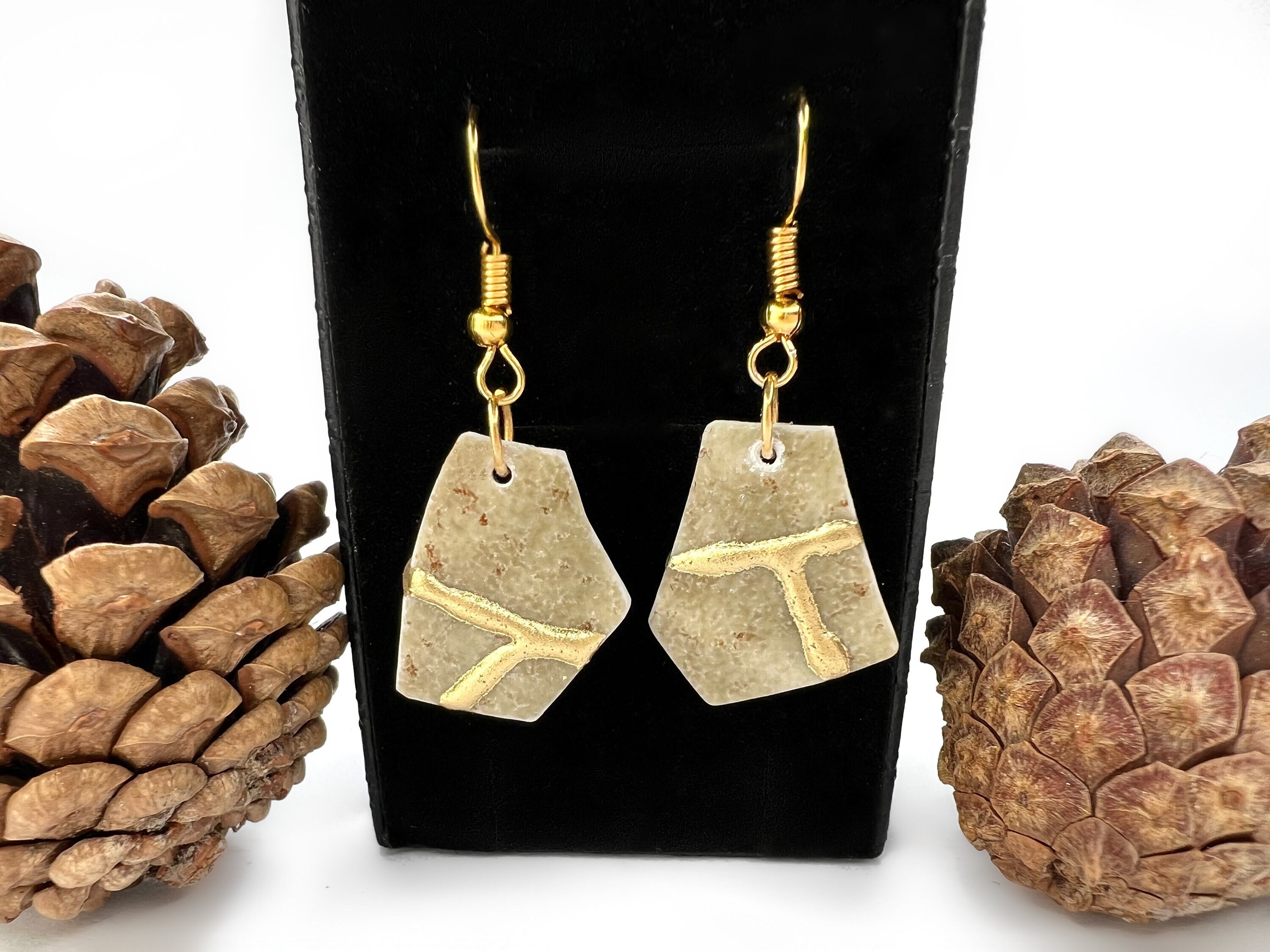 Kinboru - Kintsugi Ceramic Broken Bowl Earrings in Golden Stone