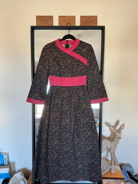 GORGEOUS Vintage Handmade Calico Floral Dress, 197