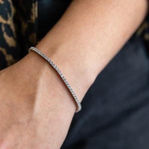 Ozaren Tennis Bracelet| Dainty Tennis Bracelet| Feminine Bracelet| Statement Jewelry| Secure clasp| Perfect Gift for her