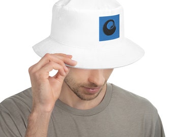 Cappello da pescatore con design cigno ricamato in bianco nero o blu scuro