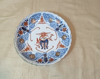 7.35" Antiguo japonés período Edo Imari elevado plato de porcelana de mariposa / coleccionable / 1800s