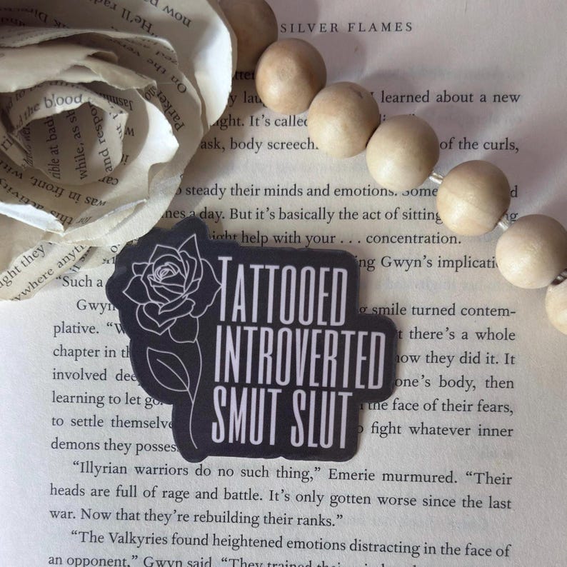 Adesivo "Vadia Introvertida Tatuada e Safada", Decalque Impermeável para Intelectual imagem 5