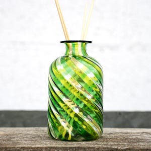 Murano Glass Vase: Green Spiral Filigree, Made in Italy