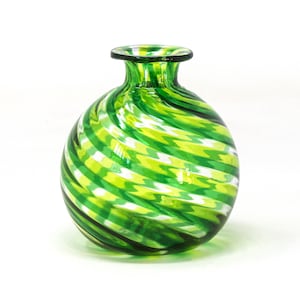 Spherical shaped Murano glass vase decorated with a green spiral. Made in Italy Muma product