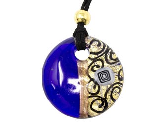 Choker necklace round pendant in blue Murano lampwork glass with murrine, gold leaf and black decoration. Made by Muma Italia