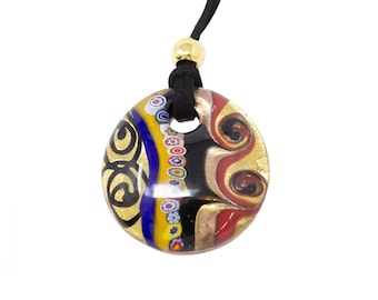 Choker necklace round pendant worked with lampwork in Murano glass. Decorations with gold leaf and millefiori murrine. Made by Muma