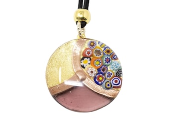 Choker necklace round pendant worked by lampwork in pink Murano glass. Decorated with murrine, gold leaf and aventurine. Made by Muma