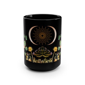 Moon Moth Crow Pilz Botanische 15oz Schwarze Tasse | CottageCore Tasse | Himmlische Tasse