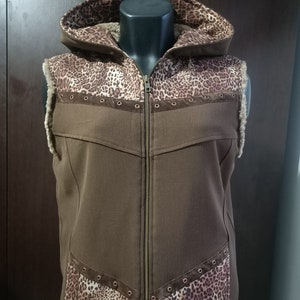 Brown vest with leopard print