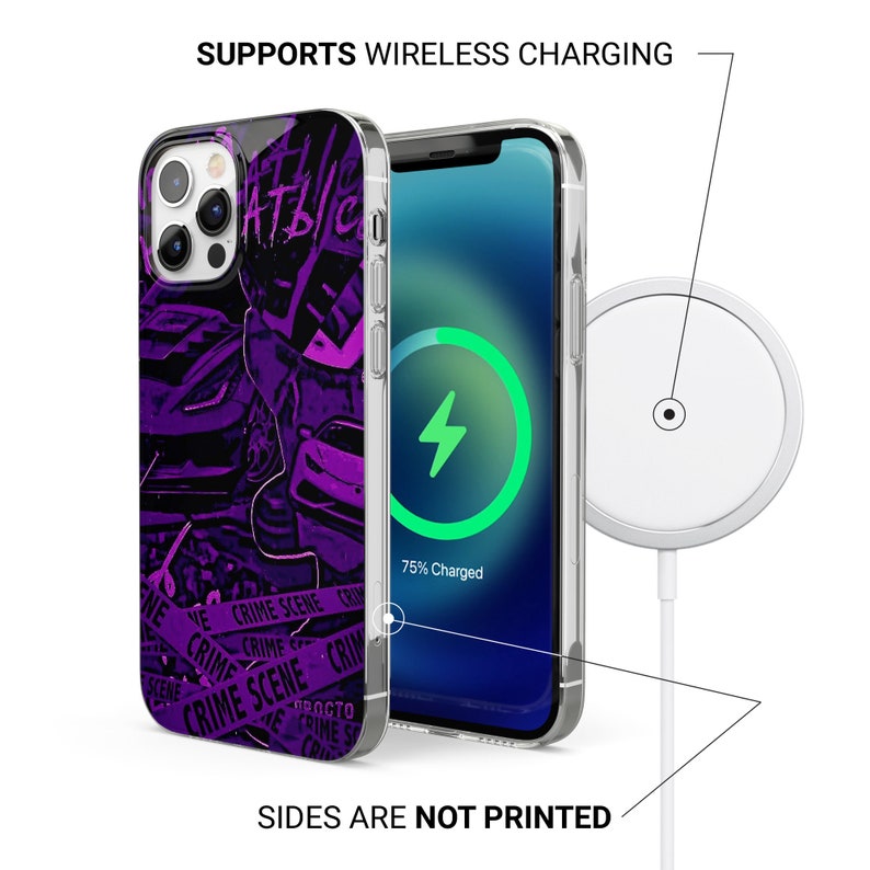 Puede incluir: Una funda transparente para tel&eacute;fono con un estampado gr&aacute;fico morado y negro de un coche con el texto "Crime Scene" repetido alrededor del borde. La funda para tel&eacute;fono es compatible con la carga inal&aacute;mbrica.
