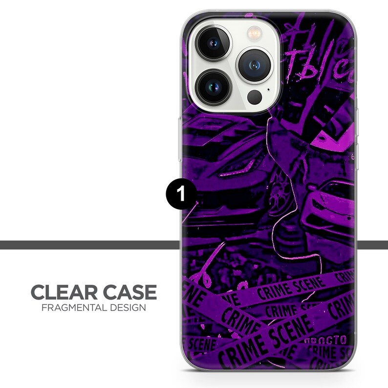Puede incluir: Una funda transparente para tel&eacute;fono con un dise&ntilde;o morado y negro que presenta un coche y una cinta de la escena del crimen. El texto "CRIME SCENE" se repite en la cinta.