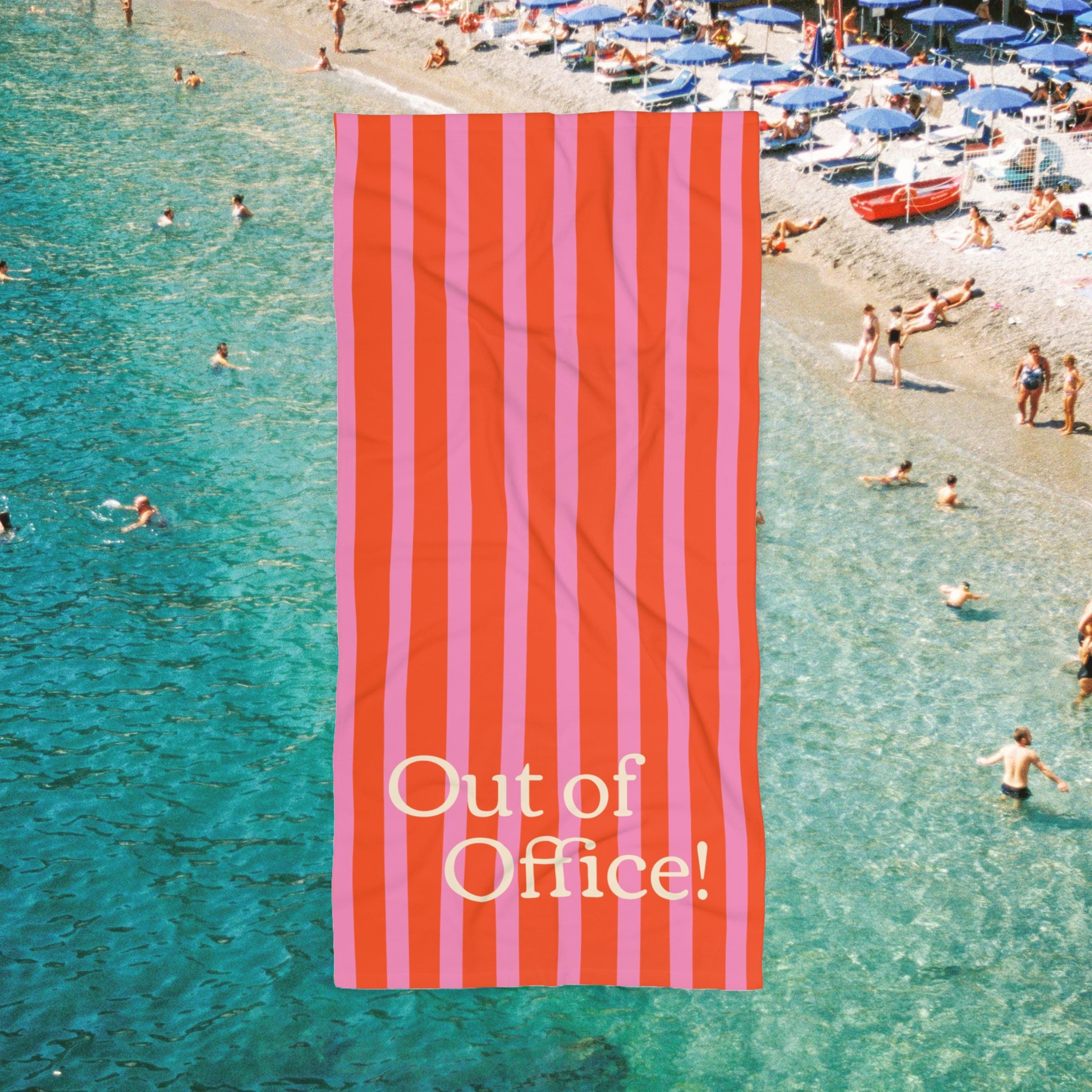 Absent du bureau ! Serviette de plage à rayures rouge et rose, française, européenne, esthétique, été, colorée, éclectique, cool, cadeau, serviette de piscine, rétro