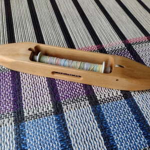 New 11 inch Slim Maple Boat Shuttle