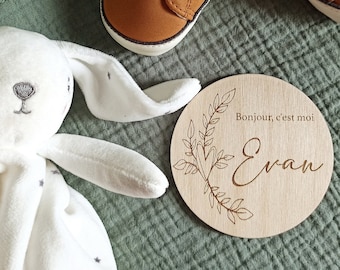 Carte bienvenue personnalisée en bois fleuri / Carte étape naissance / prénom bébé enfant / cadeau naissance grossesse maman / faire part