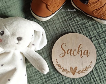 Personalized wooden heart welcome card / Birth milestone card / baby child first name / mother pregnancy birth gift / share