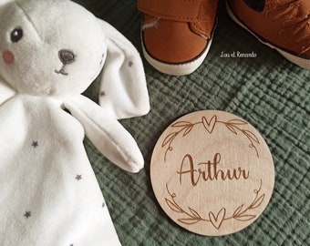 Personalized wooden heart welcome card / Birth milestone card / baby child first name / mother pregnancy birth gift / share