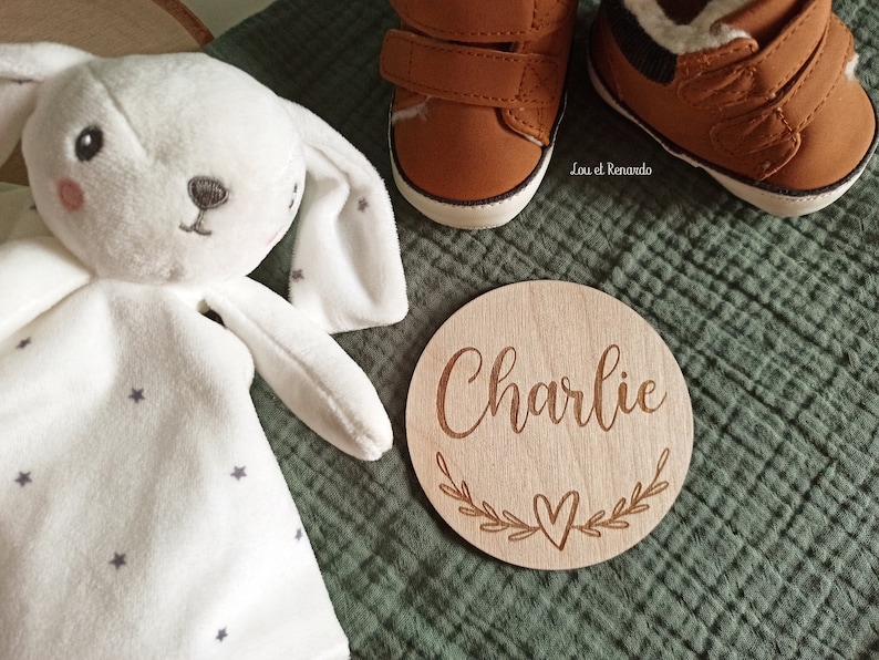 Carte bienvenue personnalisée en bois coeur / Carte étape naissance / prénom bébé enfant / cadeau naissance grossesse maman / faire part image 2