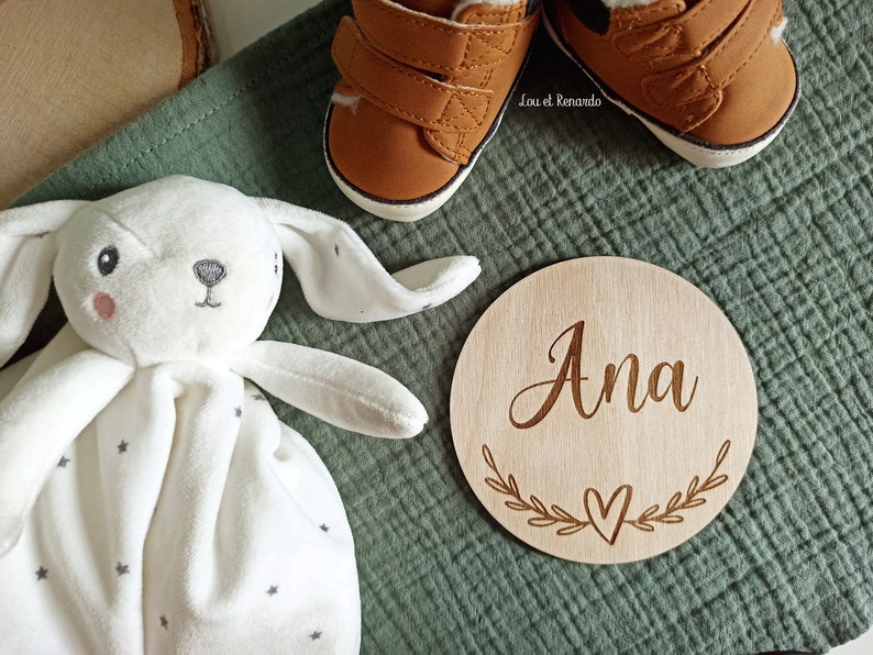 Carte bienvenue personnalisée en bois coeur / Carte étape naissance / prénom bébé enfant / cadeau naissance grossesse maman / faire part image 4