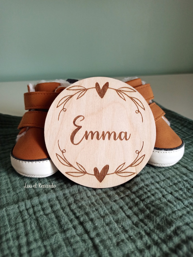 Carte bienvenue personnalisée en bois coeur / Carte étape naissance / prénom bébé enfant / cadeau naissance grossesse maman / faire part Modèle Emma