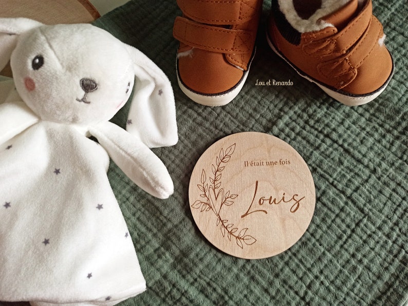 Carte bienvenue personnalisée en bois fleuri / Carte étape naissance / prénom bébé enfant / cadeau naissance grossesse maman / faire part image 3