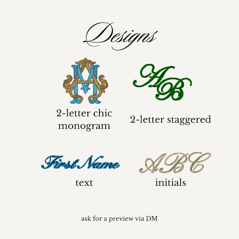 Puede incluir: Imagen que muestra opciones de dise&ntilde;o para art&iacute;culos personalizados. Incluye ejemplos de monogramas, iniciales y texto en varios estilos. El texto "Designs" est&aacute; en la parte superior, con "ask for a preview via DM" en la parte inferior.