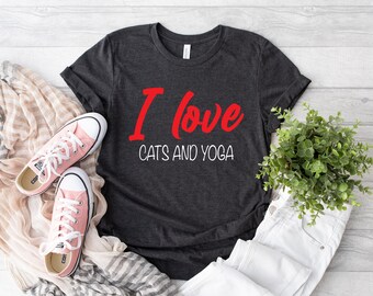 Me encantan los gatos y la camisa de yoga, ropa de yoga, camisa de yoga, regalo de clase de yoga, camisa de pilates de entrenamiento, camisa amante del yoga, camisa inspiradora