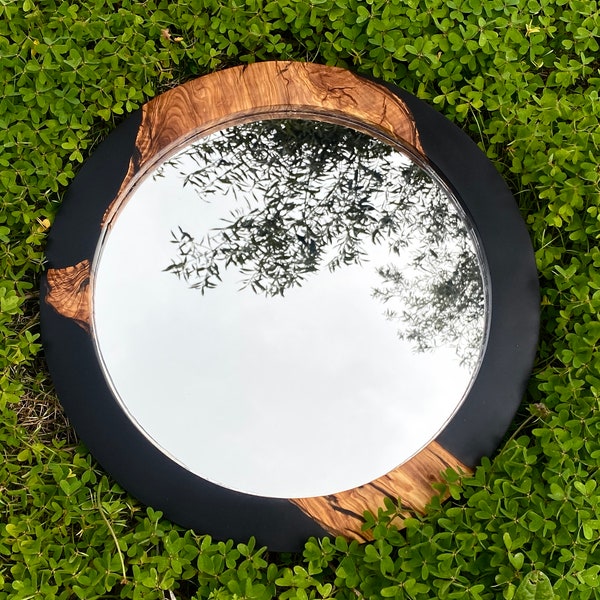 Resin Round Wall Mirror, Epoxy and Olive Wood Frame Mirror, Modern Wall Decor, Home Accessories, Unique Housewarming Gift, Home Decor
