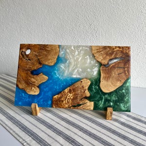 Custom Made Charcuterie Board , Personalized Resin and Olive Wood Serving Board, Epoxy Kitchen Decor, Handmade and Unique, New Home Gift
