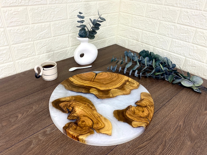 Personalized Charcuterie Board, Resin and Olive Wood Serving Board, Epoxy and Wooden Serving Platter, Round Pizza Board, Circle Serving Tray White
