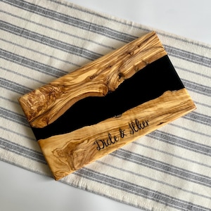 Personalized Charcuterie Board , Resin and Olive Wood Charcuterie Board, Personalized Cheese Board, Epoxy River Cutting Board, Handmade
