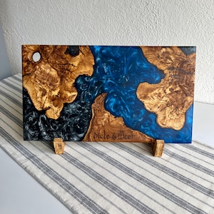 Custom Charcuterie Board , Personalized Resin and Olive Wood Cheese Board, Epoxy Serving Board, Kitchen Decor, Custom Made Cutting Board