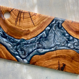 Personalized Custom Charcuterie Board, Epoxy Serving Board, Custom Cutting Board, Wooden Tray, Birthday Gift, Wedding Gift, New Home