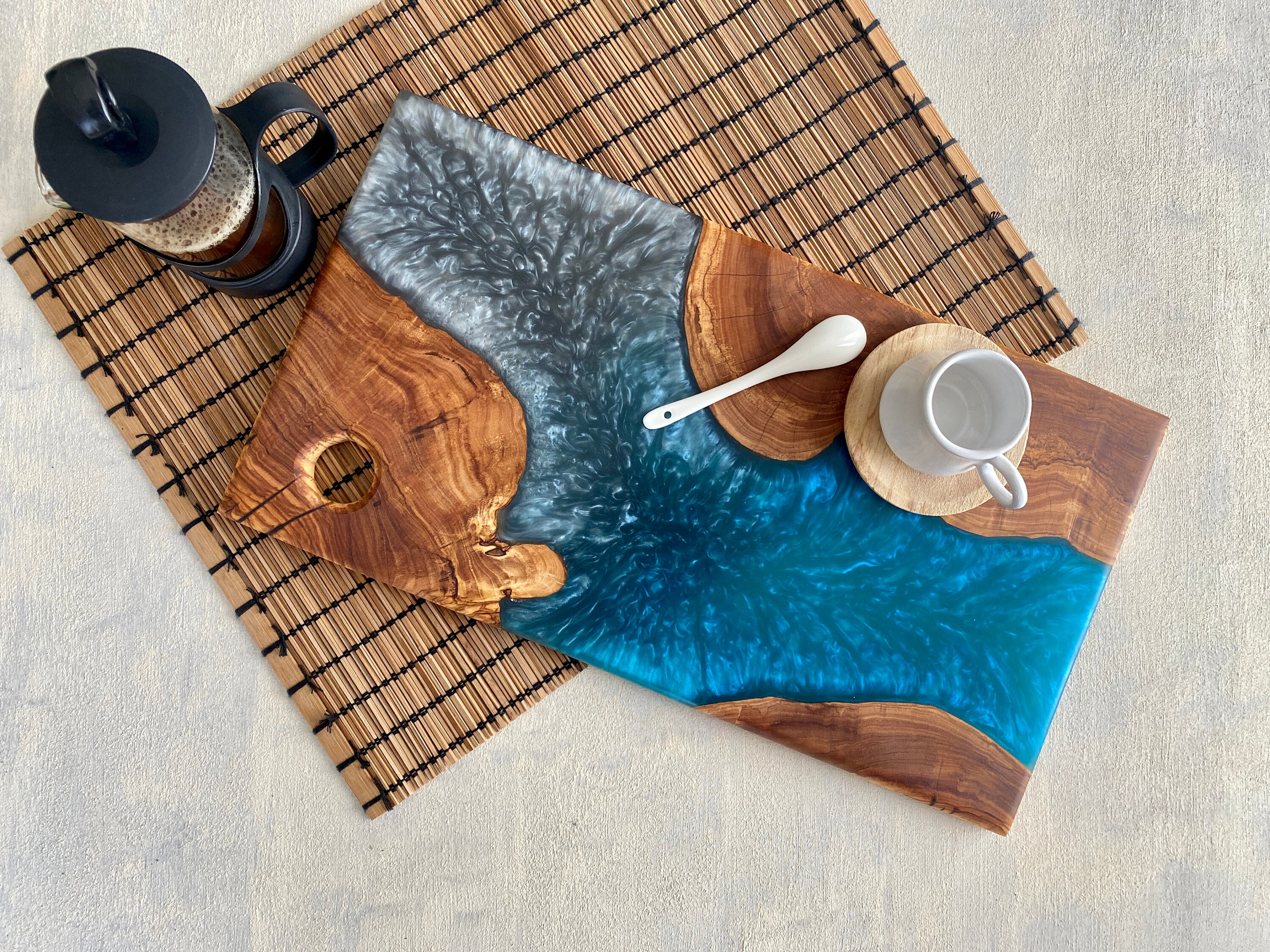 Personalized Charcuterie Board, Custom Cutting Board, Resin Cheese Board, Wine Serving Board, Epoxy Resin Art, Wooden Kitchen Decor