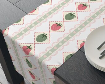 Strawberry Table Runner Farmhouse Table Runner Charming Kitchen Decor Vintage Fruit Decor for Summer Party Decor Strawberry Home Decor