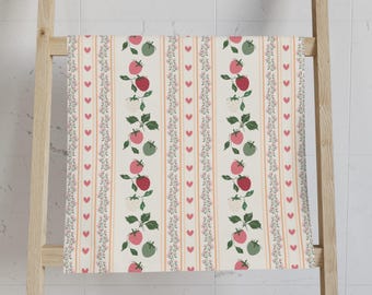 Strawberry Kitchen Towel Farmhouse Kitchen Decor Vintage Floral Hand Towel Cute Tea Towel Pink Kitchen Towel Rustic Home Decor
