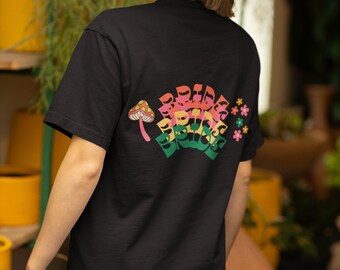 Chemise EVJF aux champignons rétro groovy - T-shirts Boho Bach, articles de toilette uniques, cadeau pour EVJF, jolies chemises Bach