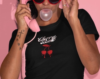 Maglietta Cherry Bomb, Maglietta con ciliegie carine, Maglietta con ciliegie, Maglietta con frutta stampata, Maglietta carina, Maglietta con ciliegie carine