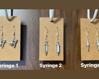 Boucles d'oreilles seringue : argent tibétain, crochets hypoallergéniques